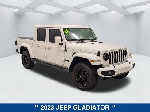 Used 2023 Jeep Gladiator Overland image 2