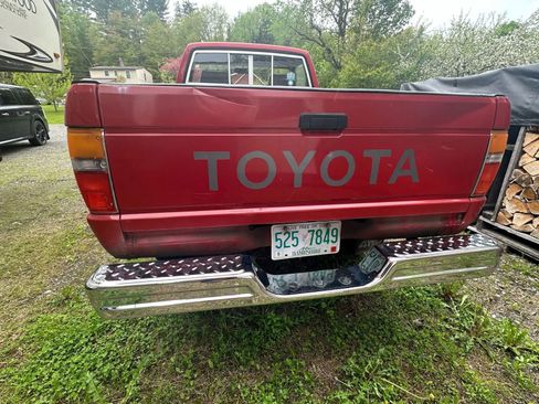 Used 1988 Toyota Pickup 4x4 Regular Cab image 10