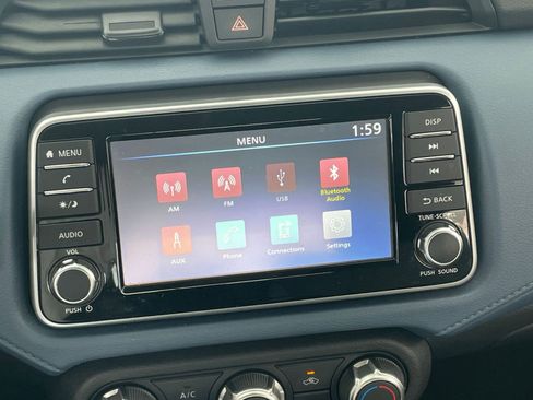 Used 2025 Nissan Versa SV image 20