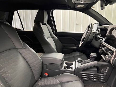 Used 2025 Toyota 4Runner TRD Off-Road Premium image 19