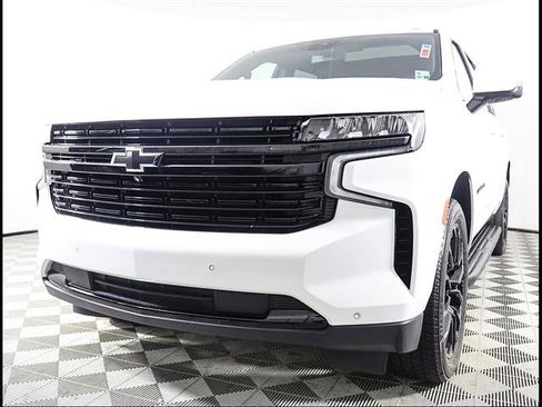 Used 2023 Chevrolet Suburban RST w/ Sport Performance Package RWD image 3