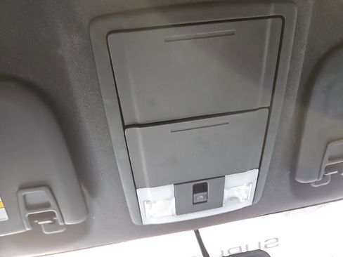 Used 2012 Ford F250 Lariat w/ Lariat Interior Pkg image 21