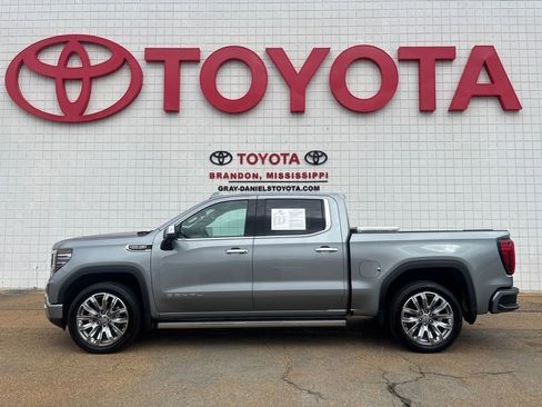 Used 2024 GMC Sierra 1500 Denali w/ Denali Reserve Package image 2