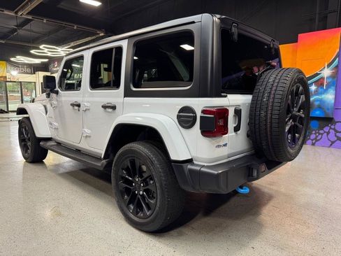 Used 2022 Jeep Wrangler Unlimited Sahara w/ Cold Weather Group AWD/4WD image 3