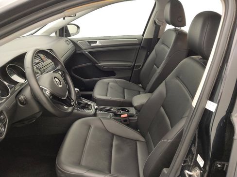 Used 2021 Volkswagen Golf 4-Door image 17