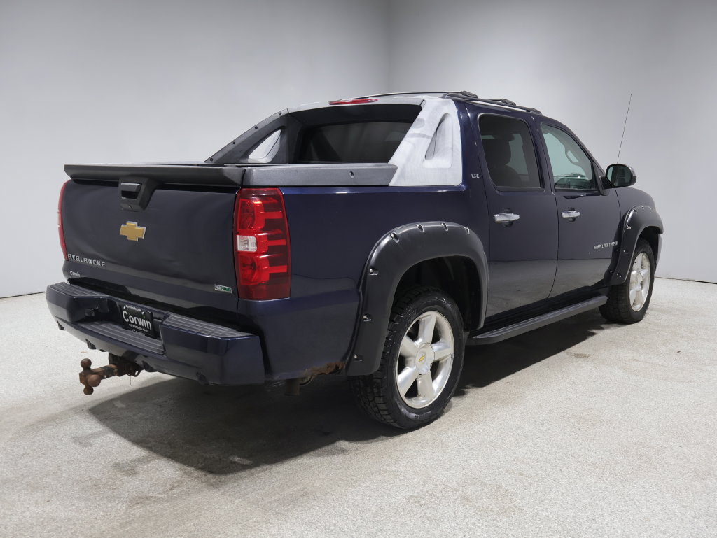 Used 2008 Chevrolet Avalanche LTZ w/ LTZ Preferred Equipment Group AWD/4WD image 7