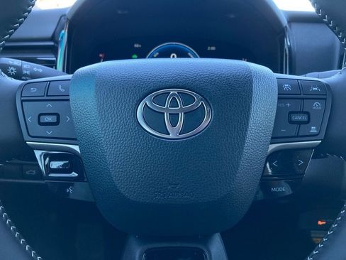 Certified 2025 Toyota Camry SE image 18