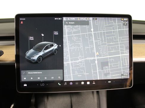 Used 2021 Tesla Model Y Long Range image 15