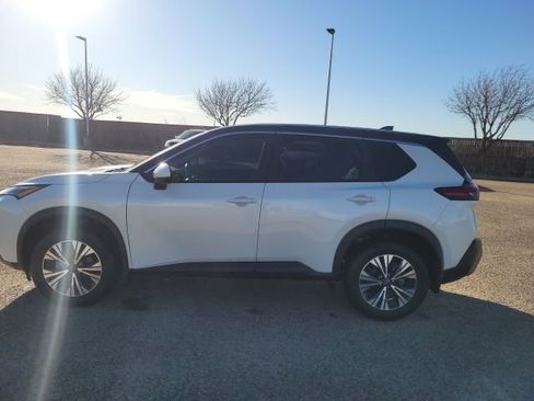 Certified 2023 Nissan Rogue SV image 9