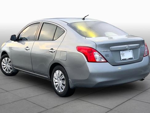 Used 2012 Nissan Versa SV FWD image 11