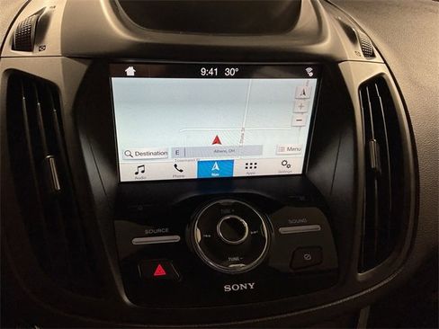 Used 2019 Ford Escape Titanium image 2