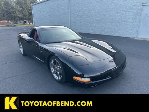 Used 1998 Chevrolet Corvette Coupe image 1