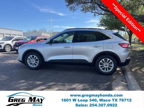 Used 2020 Ford Escape SE image 4