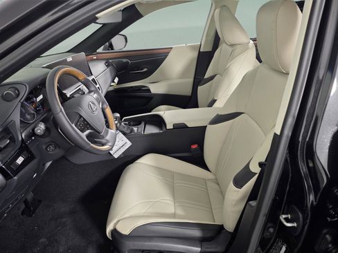 New 2025 Lexus ES 350 Ultra Luxury image 10