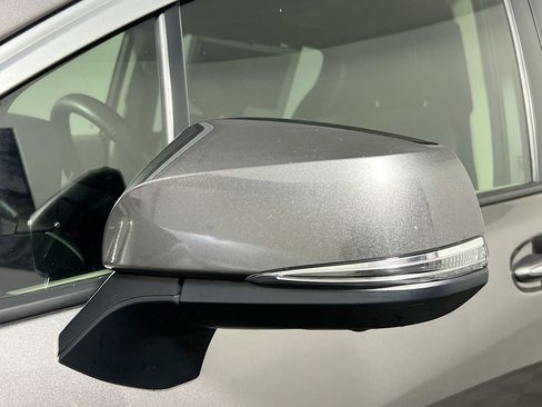 Used 2022 Toyota Sienna Platinum image 12