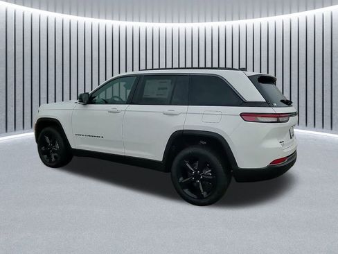 New 2026 Jeep Grand Cherokee Limited w/ Limited Altitude Package image 16