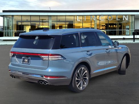 Used 2026 Lincoln Aviator Reserve AWD/4WD image 4