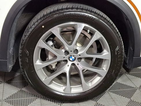 Used 2020 BMW X5 xDrive40i w/ Premium Package AWD/4WD image 11