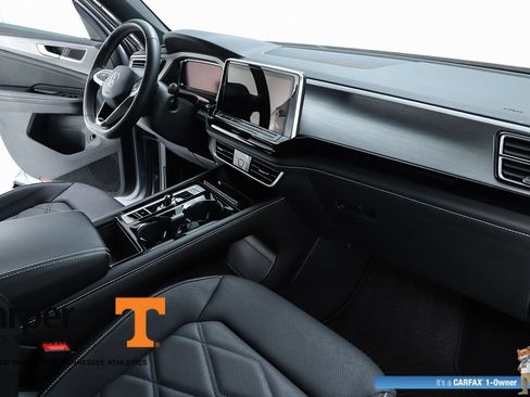Used 2024 Volkswagen Atlas Cross Sport SE AWD/4WD image 32