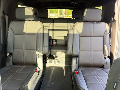 New 2026 Chevrolet Suburban High Country AWD/4WD image 26