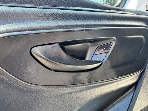 Used 2021 Mercedes-Benz Sprinter 2500 image 13