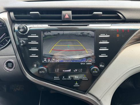 Used 2019 Toyota Camry XLE FWD image 15