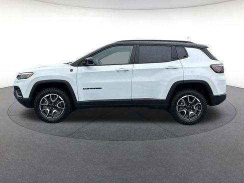 Certified 2025 Jeep Compass Trailhawk w/ Trailhawk Elite Group AWD/4WD image 2