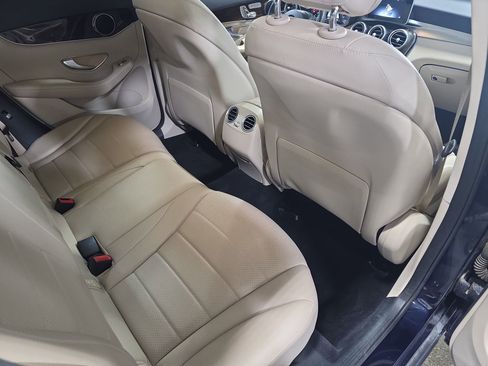 Used 2017 Mercedes-Benz GLC 300 4MATIC image 11