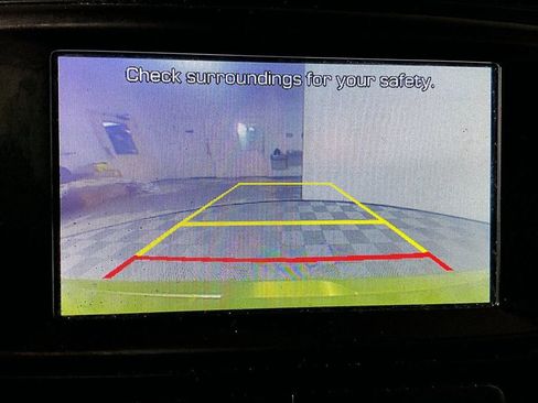 Used 2017 Kia Soul + image 19