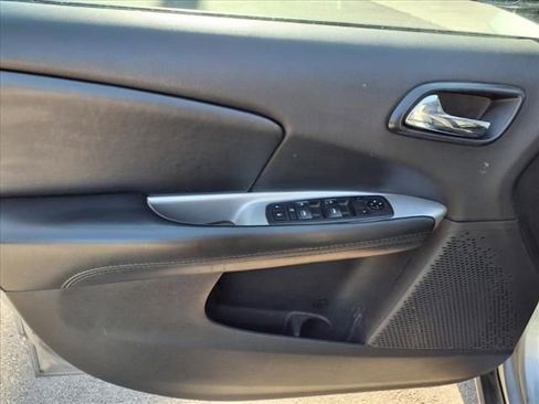 Used 2018 Dodge Journey SE w/ Connectivity Group image 10