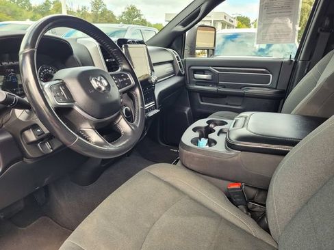 Used 2024 RAM 2500 Big Horn w/ Night Edition AWD/4WD image 10
