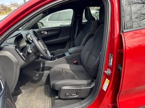 Used 2023 Volvo C40 P8 Recharge Ultimate image 5