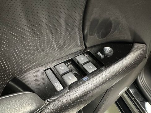 Used 2013 Cadillac XTS Premium image 26