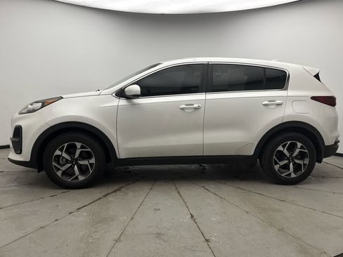Used 2021 Kia Sportage LX image 2