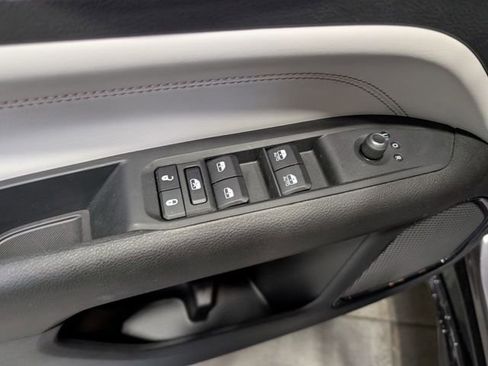 Used 2024 Jeep Compass Limited w/ Elite Group AWD/4WD image 13