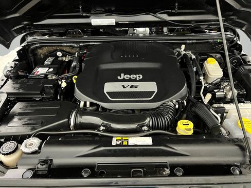 Used 2015 Jeep Wrangler Sport w/ Connectivity Group image 36