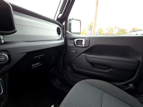 New 2026 Jeep Wrangler Unlimited Sport image 19