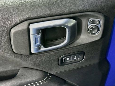 Used 2021 Jeep Wrangler Unlimited Sahara w/ Cold Weather Group AWD/4WD image 18