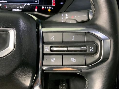 Used 2025 GMC Acadia Elevation FWD image 19