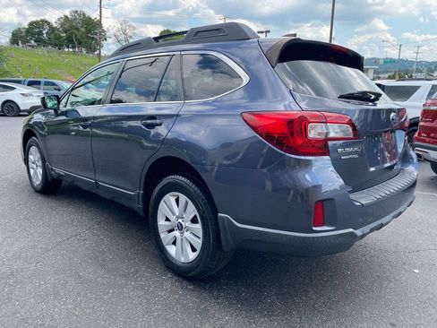 Used 2017 Subaru Outback 2.5i Premium AWD/4WD image 5