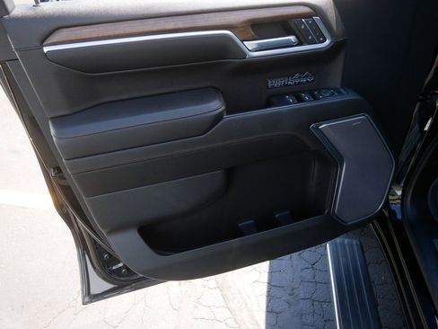 Used 2023 Chevrolet Silverado 1500 High Country w/ High Country Premium Package AWD/4WD image 14