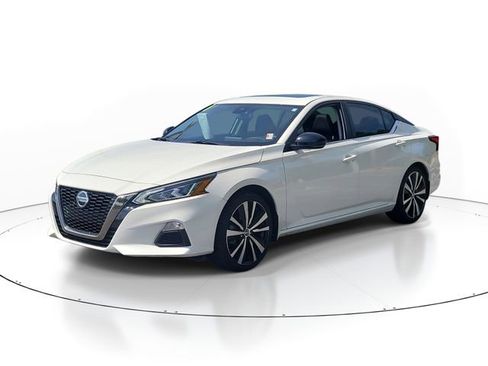Used 2021 Nissan Altima 2.5 SR w/ SR Premium Package FWD image 3