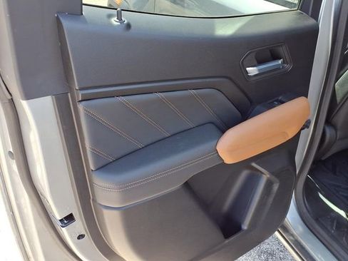 Used 2023 GMC Canyon AT4 w/ Technology Package image 23