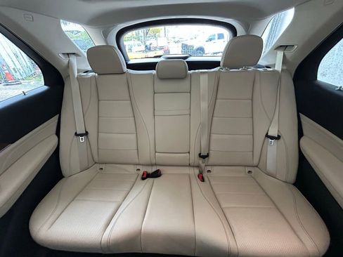 Used 2024 Mercedes-Benz GLE 450 4MATIC image 12