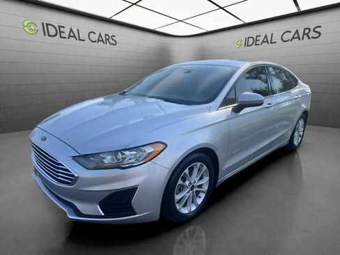 Used 2019 Ford Fusion SE FWD image 1