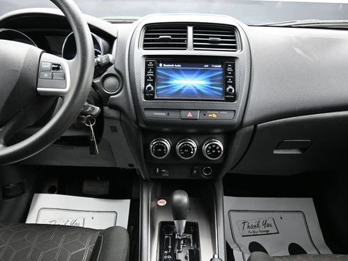 Used 2024 Mitsubishi Outlander Sport AWD image 17