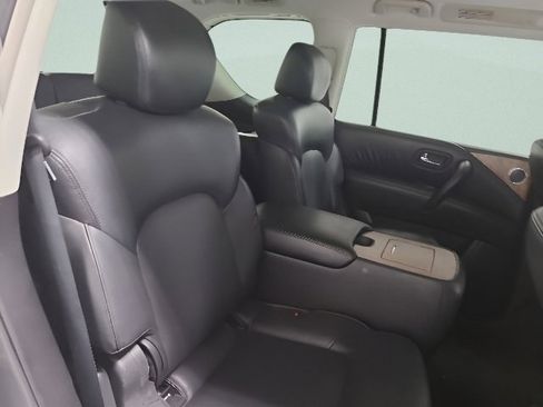 Used 2021 Nissan Armada SL w/ Captain's Chairs Package AWD/4WD image 17