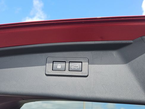 Used 2024 Subaru Outback Limited AWD/4WD image 8