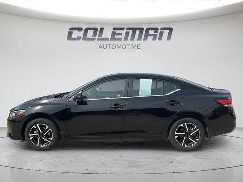 Used 2025 Nissan Sentra SV w/ Trunk Package image 8