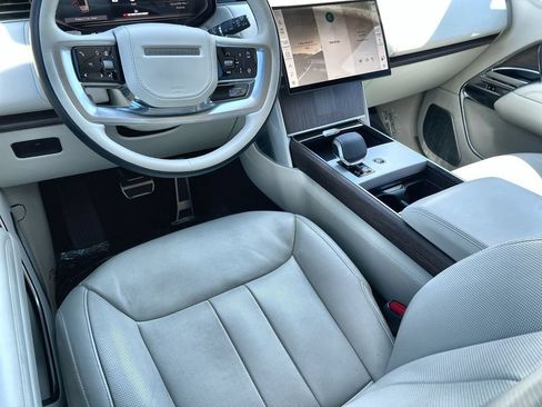 Certified 2025 Land Rover Range Rover Long Wheelbase Autobiography AWD/4WD image 13